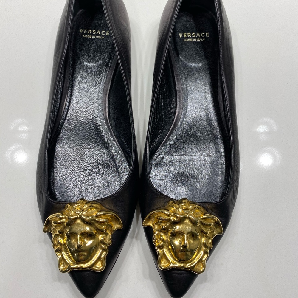 Versace flats - Picture 2 of 5